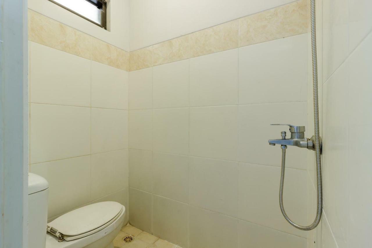 Reddoorz Syariah Near Pondok Indah Mall 3 Giacarta Esterno foto